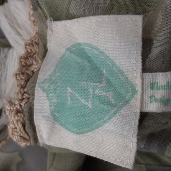 Z & L Camo Tassels Back Crochet Trim S Tunic Top - Picture 8 of 10